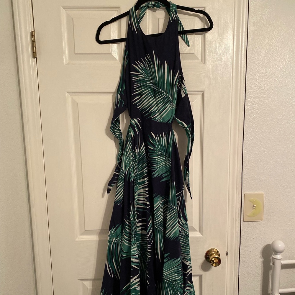 Backless dress